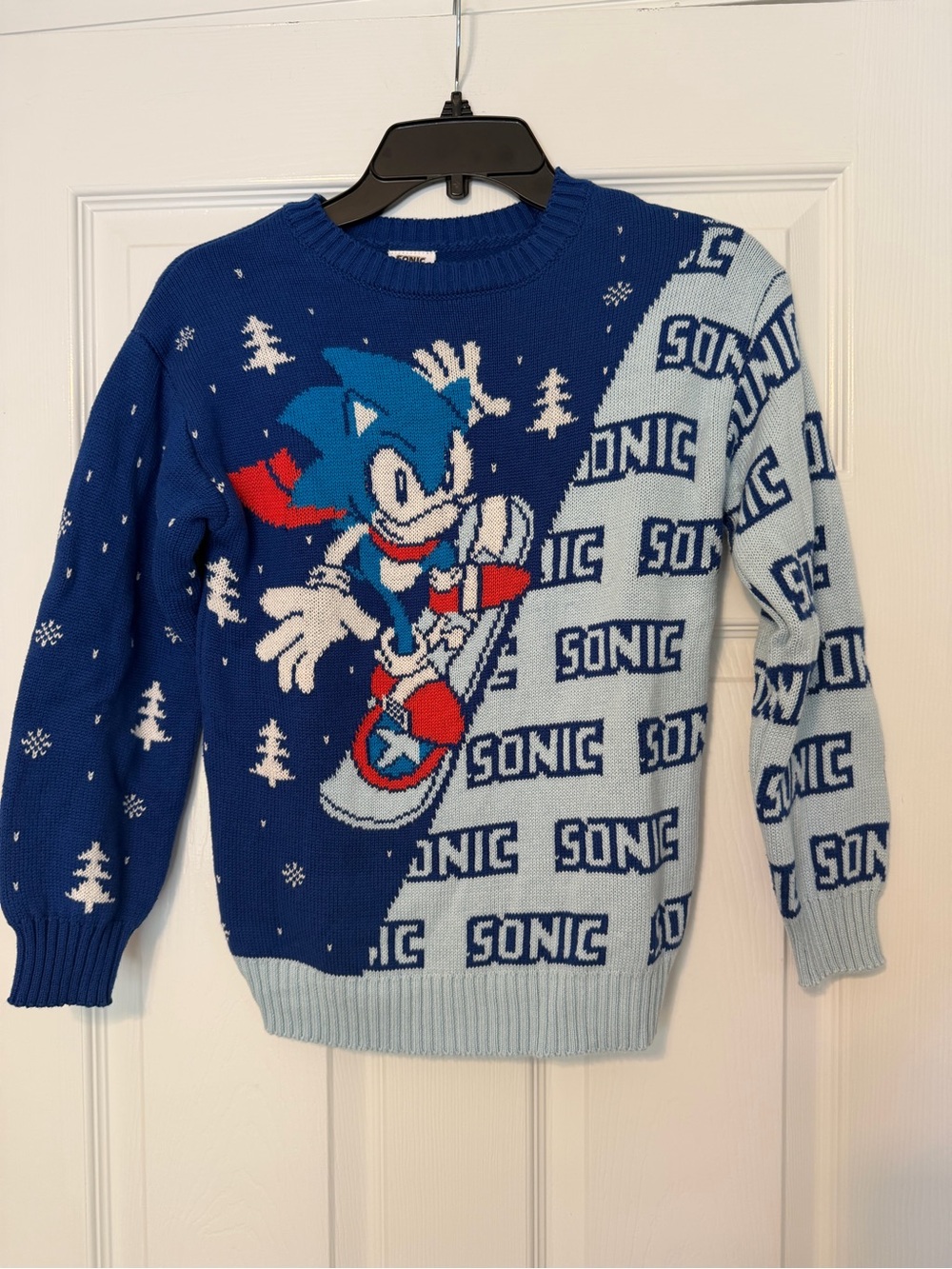 Sonic Hedgehog sweater boys size Medium